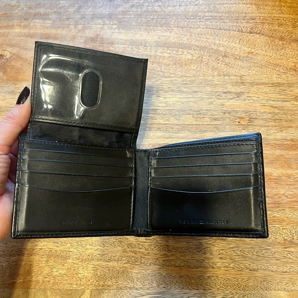 Tommy Hilfiger Black Genuine Leather Bifold Wallet w/ ID Window